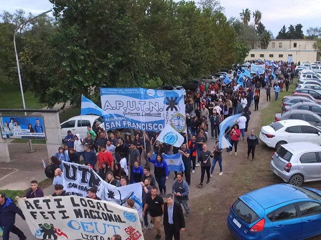 Debate abierto a la sociedad y movilización en defensa de la educación pública